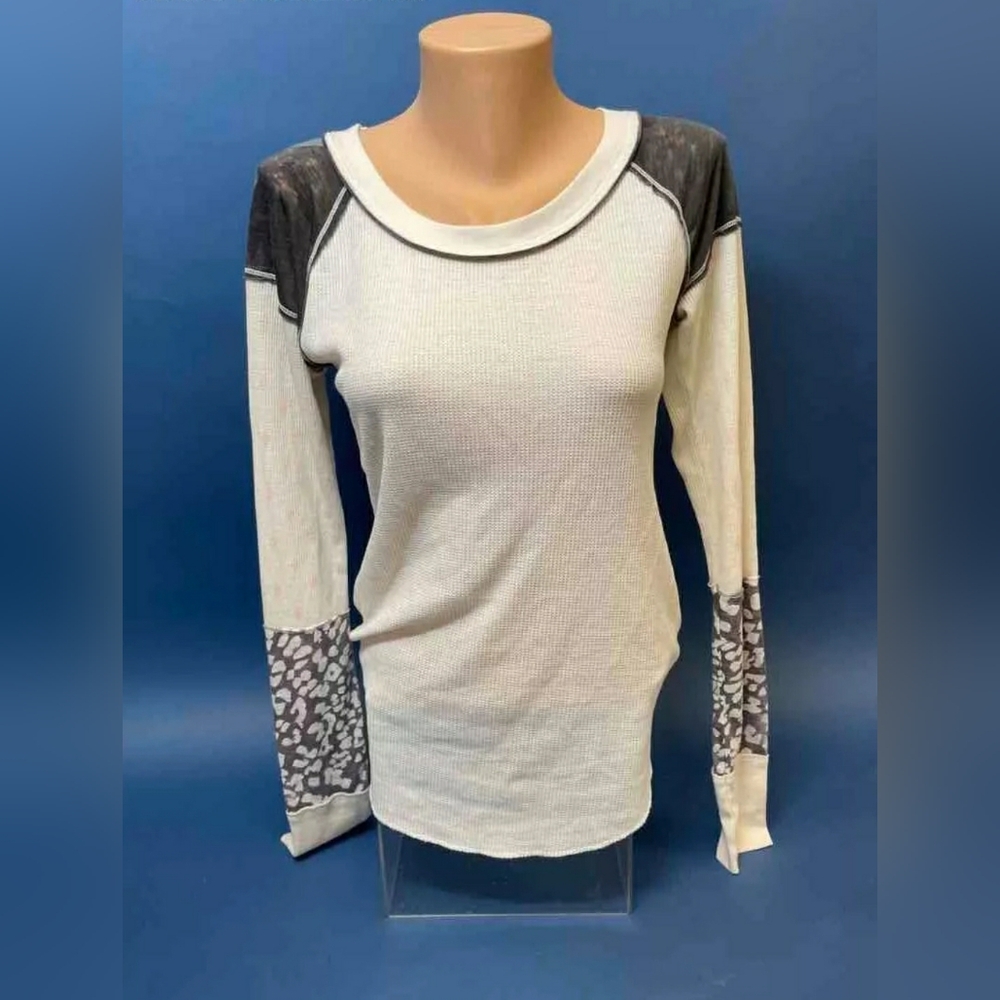 NEW We The Free Women's White Long Sleeve Shirt thermal - Size Medium